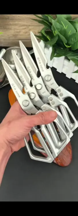 best scissors I've bought, made carbon forged SK5 Steel in Japan #kitchengadgets #japanscissors #sk5steel #scissors #cooking #shop 