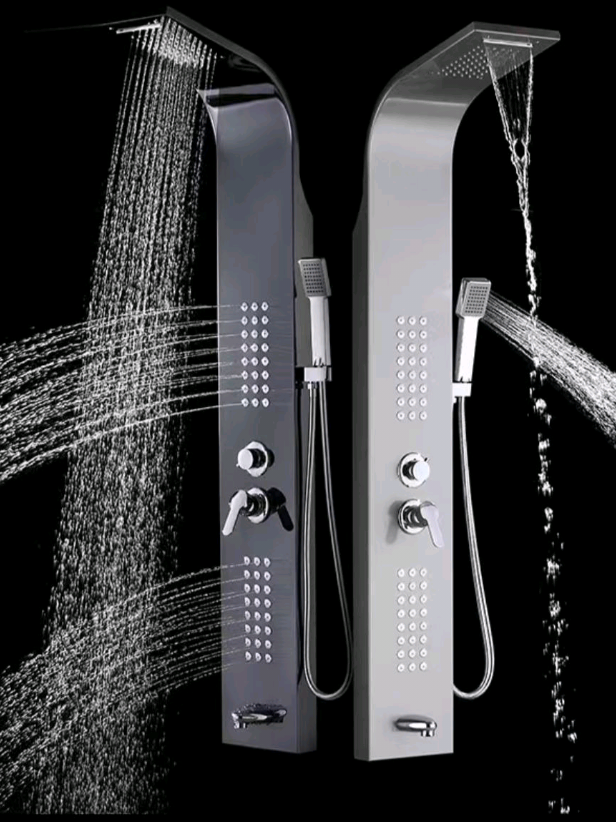 Torre Ducha Baño Luz Led Y Bluetooth - Negro La Torre Ducha presenta un diseño moderno con mandos cromados de alta gama, ideal para remodelar baños en hogares, hoteles o resorts. Su montaje en la pared facilita la instalación, con todos los accesorios necesarios incluidos. Equipada con tuberías de agua fría/caliente y conectores estándar, ofrece una instalación rápida. Fabricada con acero inoxidable 304 y conectores de latón, garantiza resistencia a altas temperaturas y fugas. Su superficie antioxidante y fácil de limpiar la hace práctica y duradera.