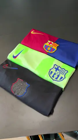 VISCA BARÇA!🇪🇸💫 As camisas da temporada 2024/25 do Barcelona estão disponíveis para compra na Máquina!📦