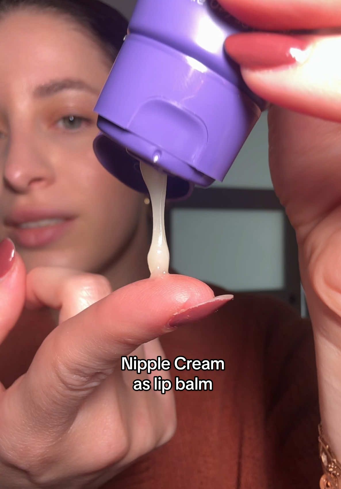 It’s so cheap and will last you forever #lanolincream #drylips #chappedlips #lanolinlipbalm #kyliejennerbeautytips #celebritybeautyhack #lansinoh 