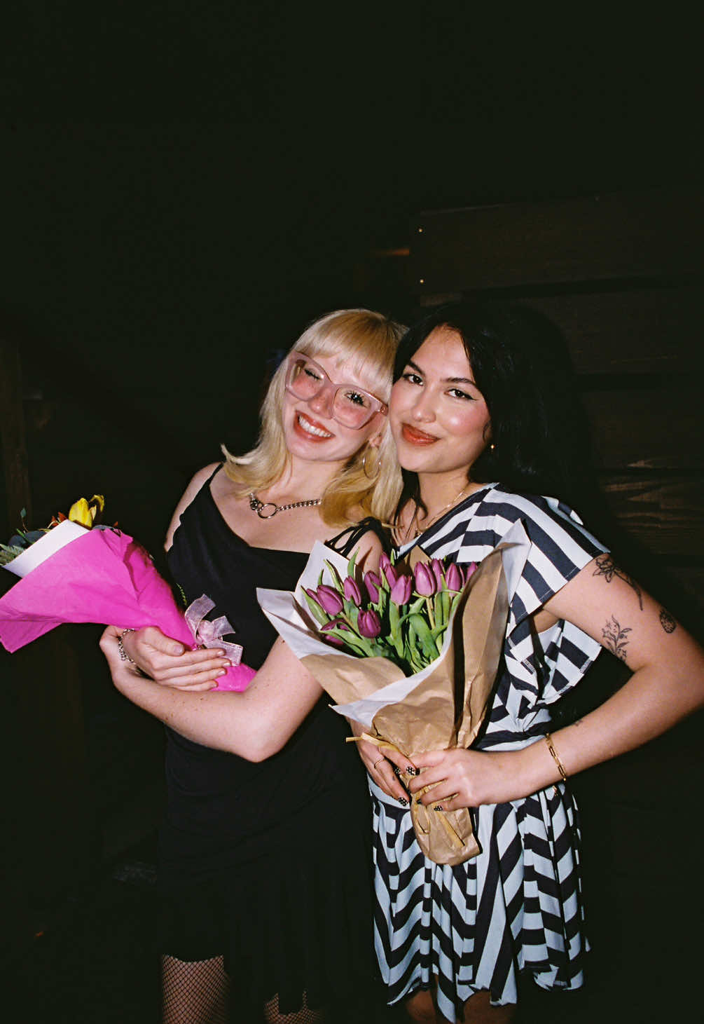 phone vs film🎞️🌷🌷 some bts from @The Tulips Long Beach show✨ #35mm #thetulips #concertphotographer #filmphotographer #filmcamera 