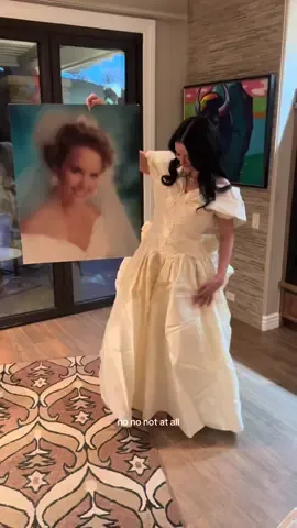 Replying to @MK trying on my mom’s wedding dress from 1989👰🏻‍♀️ #wedding #weddingdress #80sfashion #dynasty #2025bride #momsweddingdress 