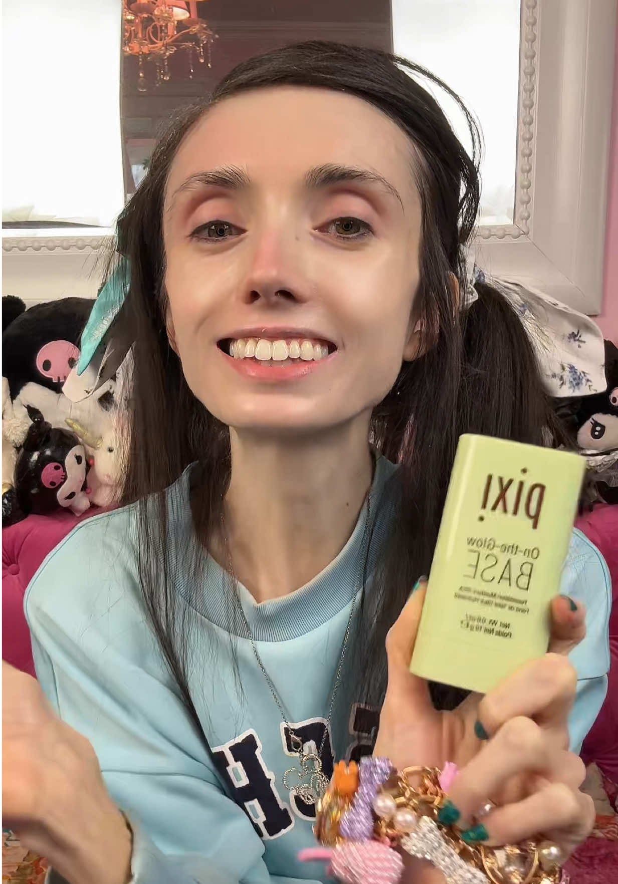 Just tried @Pixi Beauty Pixi On-the-Glow Base in Porcelain and it’s amazing! So glowy, so easy to use, and perfect for soft glam days! It’s so cute and you can shop it now in the TikTok Shop!! 🧚🏻✨ #TikTokShop #pixibeauty #ontheglow #makeup #skincare #makeupreview #getreadywithme #fyp 