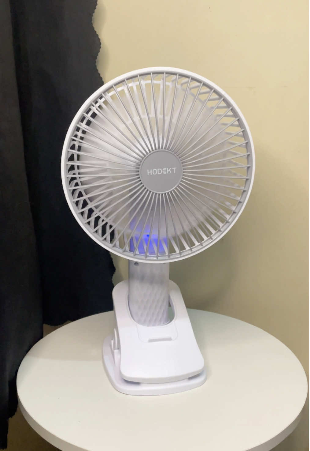Beat the heat with the Hodekt Portable 3 in 1 Desktop Fan! ☀️ Whether at home, in the office, or on the go, stay refreshed with style! #hodekt #hodektglobalph #hodektkitchen #HODEKT #hodektstyle #portablefan #3in1 #summeressentials #deskfan #travelessentials #fyp 