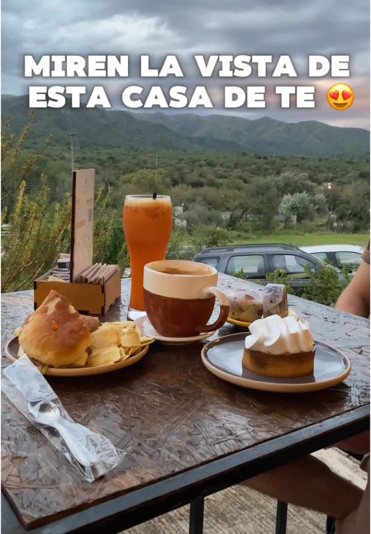 RECOMENDACION EN LAS SIERRAS! ☕️🐶⛰️ #escapada #merendar #sierras #sierrasdecordoba #vistasentiktok #Foodie #reseña #recomendaciones 