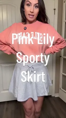 Such a cute girly skirt! Perfect to wear with tees or sweatshirts! @Pink Lily Retail #pinklily #pinklilyhaul #sportygirl #sportyandgirly #tennisskirt #athleisure 