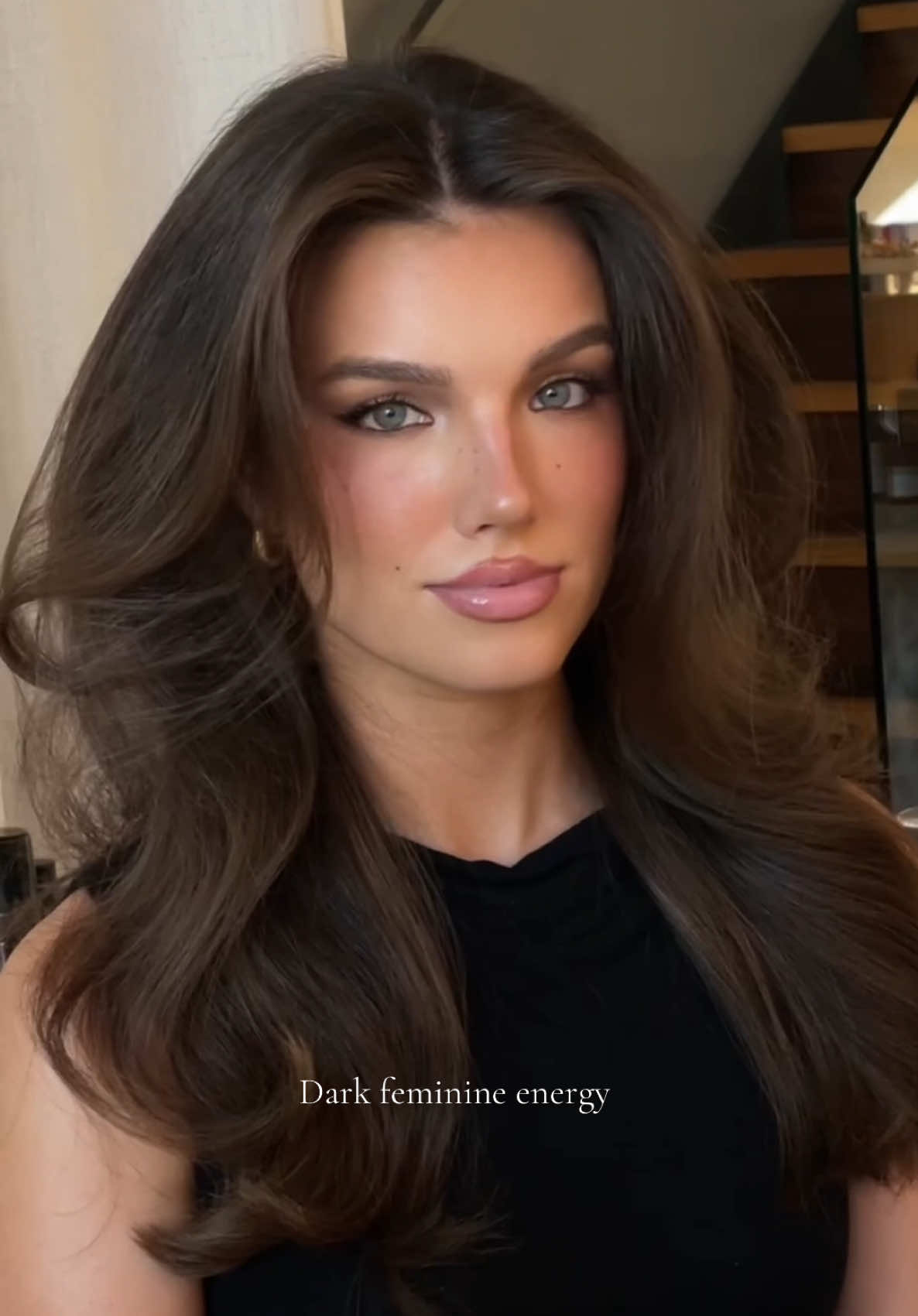 🐈‍⬛🐈‍⬛ @biancabrownmua X @by Laura Kim @Studiomusehairsalon #darkfeminine #darkfeminineenergy #blowout #blowouthair #hairstyle #brunette #makeup #glammakeup #oldmoney #oldmoneyaesthetic 