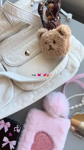 only the essentials 🎀🧸💅💌💗✨ #ROWME #altfashion #kawaii