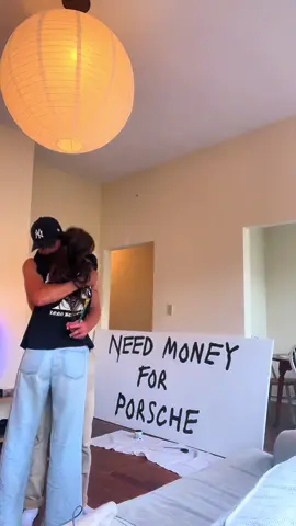 todays project with @Jordan #fyp #needmoneyforporsche #painting #artwork #porsche #boyfriend #jordan 