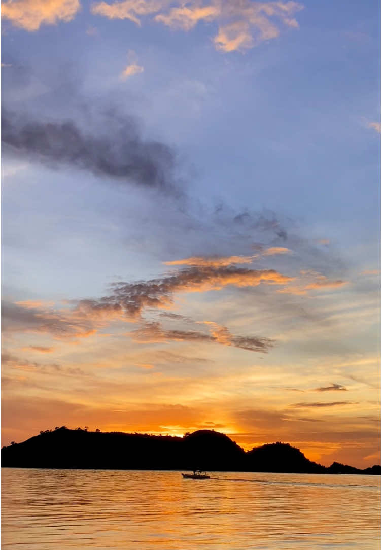 INDAHNYOO🥹🥹 #ntt #flores #nttpride🏝🔥 #riung #ngada #masukberanda #beautifuldestinations 