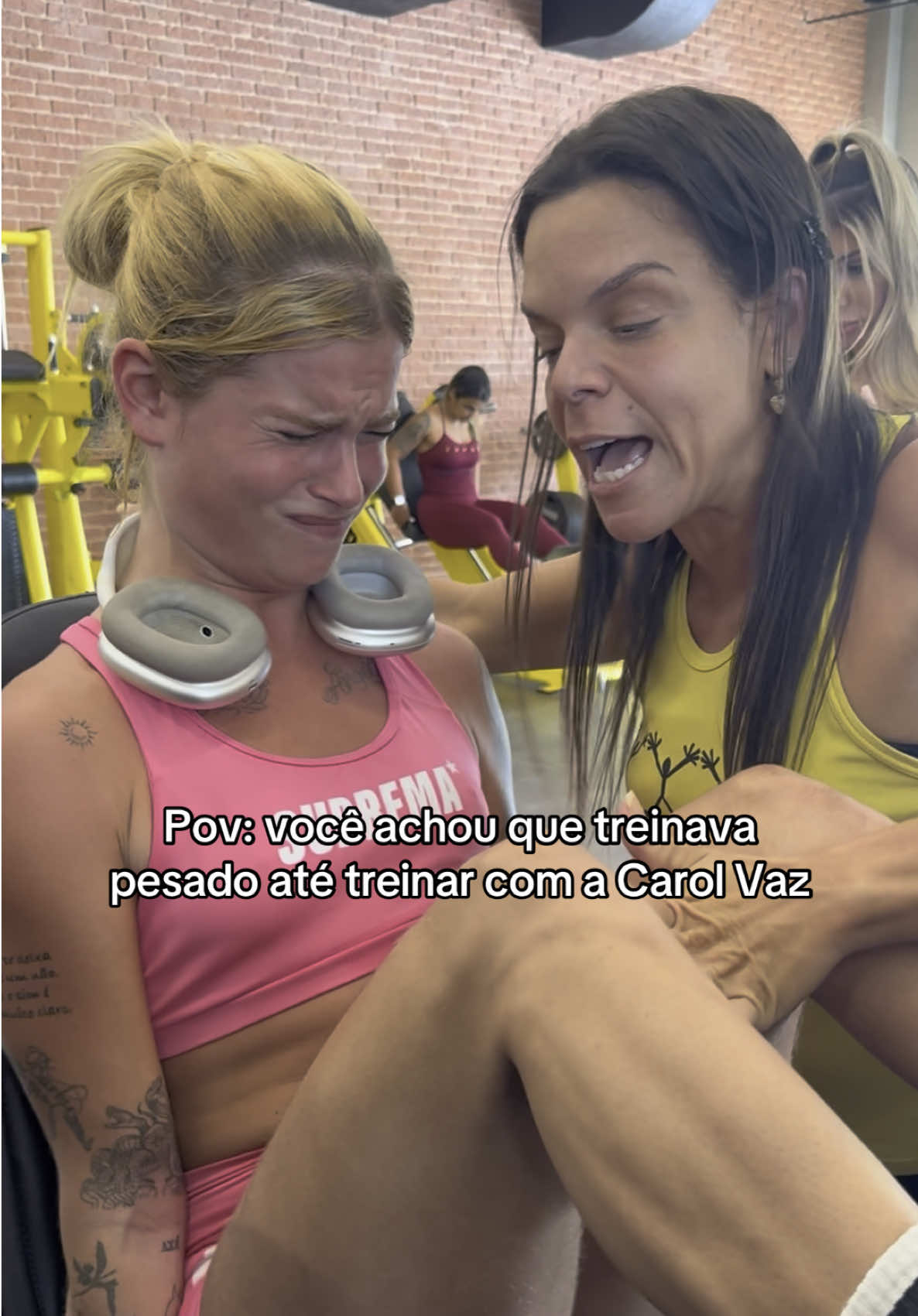 Gente sério apenas n consigo caminhar dps desse treino….. @teamcarolvaz perfeitaaaa! Acabou cmgggg! 💪🏼🥵✅❤️‍🔥 #GymLife #gymrat #Fitness #academiamotivação #evolução #academia #treino 
