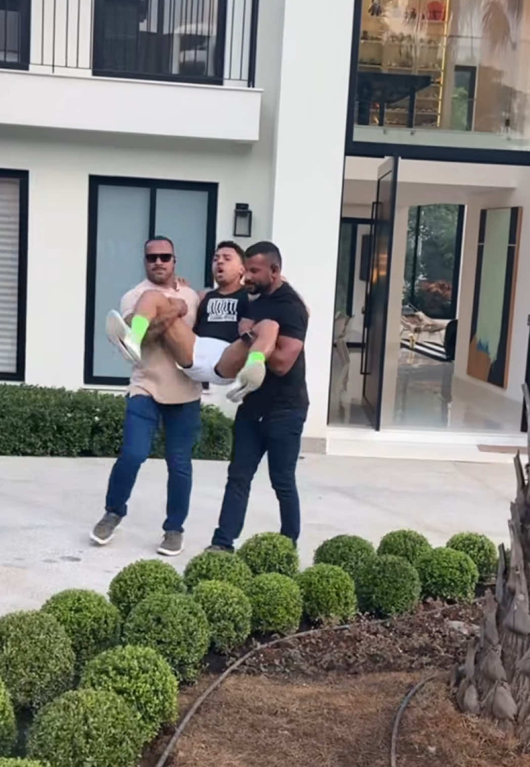 Tudo em primeira mão pra vocês! 🤣🤣🤣 #wesleysafadao #tiru #tirulipa #rancho #ws #vaquejada 