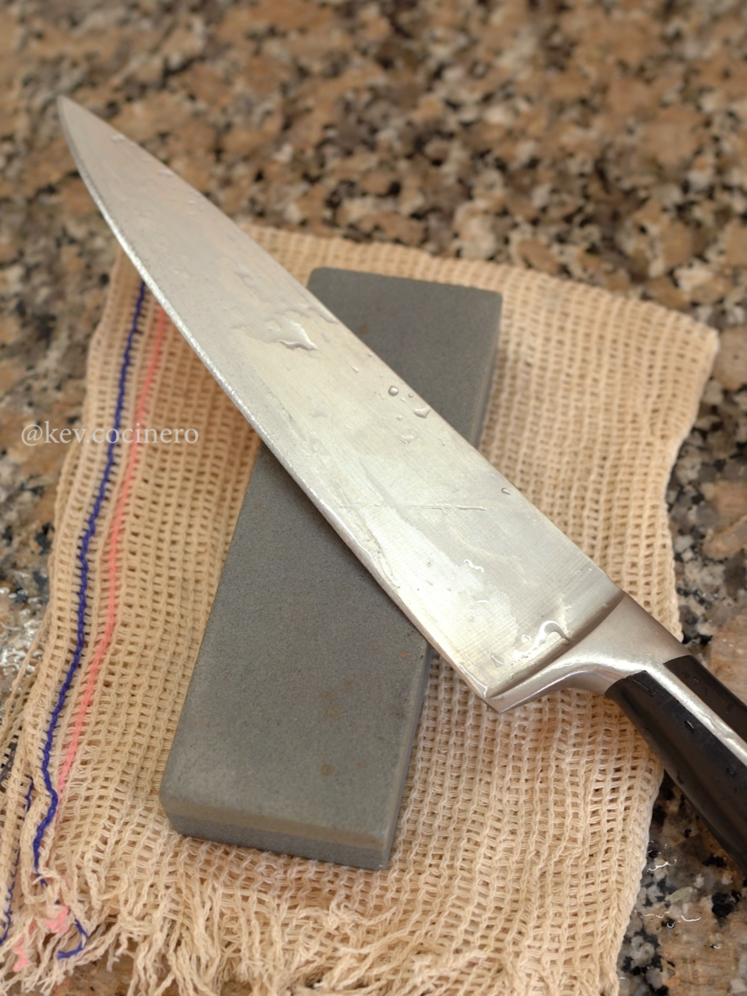 Cómo afilar con la piedra #cocina #afilar #cuchillo #chef