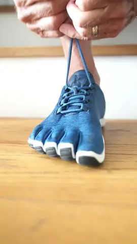 Decades of stuffing our feet into tight, single-toe-box shoes has left our toes stiff, misaligned, and underused. That’s where toe articulation comes in. When each toe has its own space—like in Peluva’s five-toe design—it can move independently, splay naturally, and activate properly. This helps improve balance, circulation, proprioception, and even reduce foot pain and issues like bunions or plantar fasciitis. The future of foot health starts by letting your toes do what they were born to do. #Peluva #FootFreedom #minimalistshoes #barefootshoes #fivetoeshoes