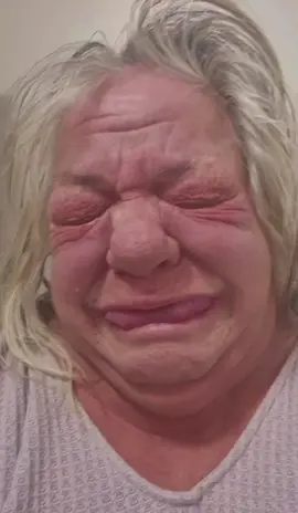 Yall please come help my grandma Rosie she’s crashing out 😂👀 ##crashout ##crying ##help ##fyp