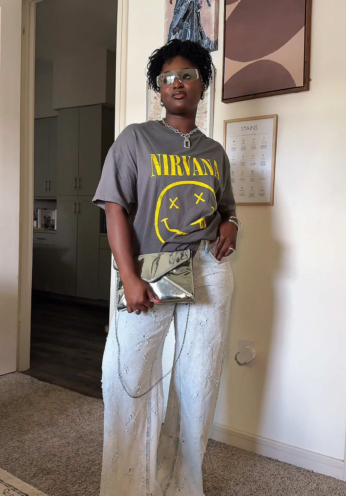 Comfy but a little edgy—just how I like it. Modest style doesn’t have to be boring, and this look is proof. Even in your casual outfits you can spice it up with accessories. If you’re in the Houston area and you want to tag along. I’d love to have you 🫶🏾 Tshirt - @forever21 Jeans - @forever21  Shoes - @burlingtondeals  Bag - @marshalls  Jewelry- @sheinofficial  Glasses- @sheinofficial  #ModestFashion #bibletalk #FaithAndFashion #GRWM #EdgyStyle #casualoutfitideas #houstonstyle #modestoutfit