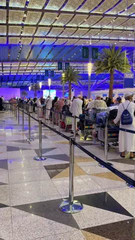 Jeddah airport 🇸🇦✈️#beautiful #jeddahairport #foryoupage #fyppppppppppppppppppppppp #fyp #airportvideo #foryou 