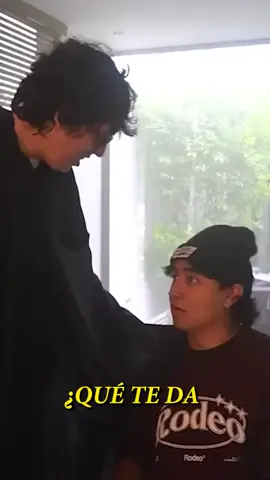 Primer avistamiento de la frente de Puvlo #humor #puvlo #eluriel #maau #latesitoo #puvlogod🏳️‍🌈💎 #eluriel🐀💎 