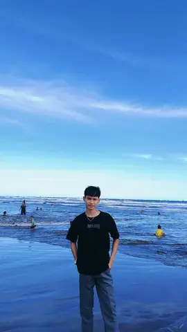 ketua lagi yang hiburan gantian 😁#fypfyp#fypage #pantai #bagedurbeach 