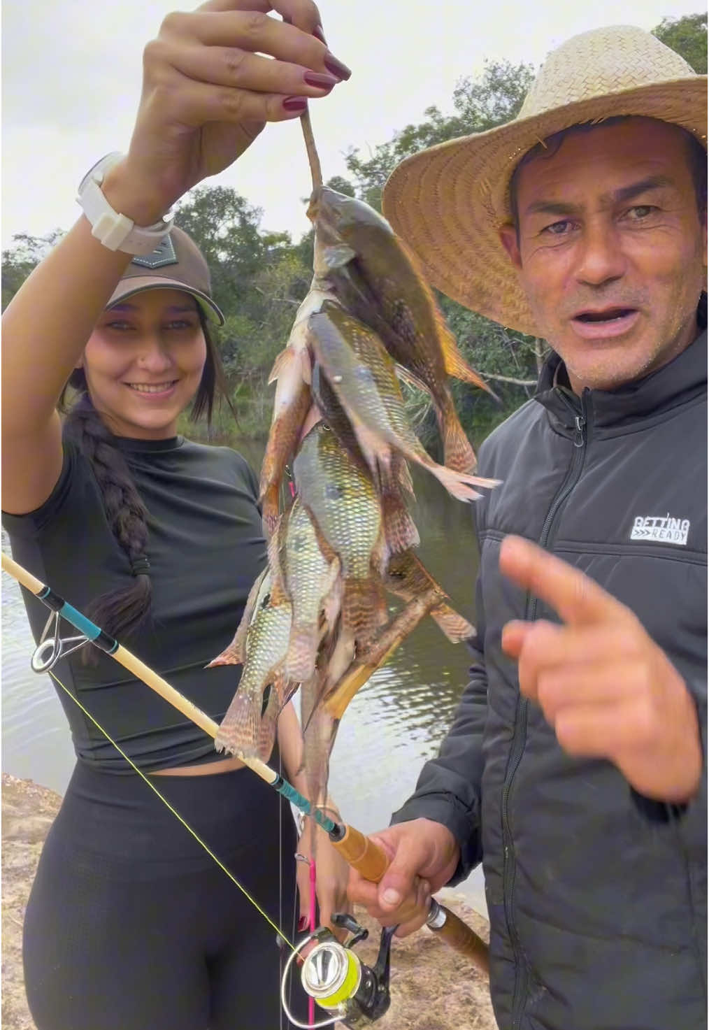 Partindo eu e minha filha para mais uma pescaria 🎣#video #pescaria #amigos #amigas #pescaria #rio #peixe #traíra #videoviral #pescaria 