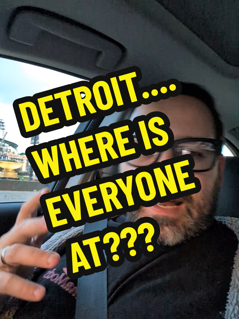 uhhh where is everyone at in Detroit?? it's a ghost town! #chicago #detroit 