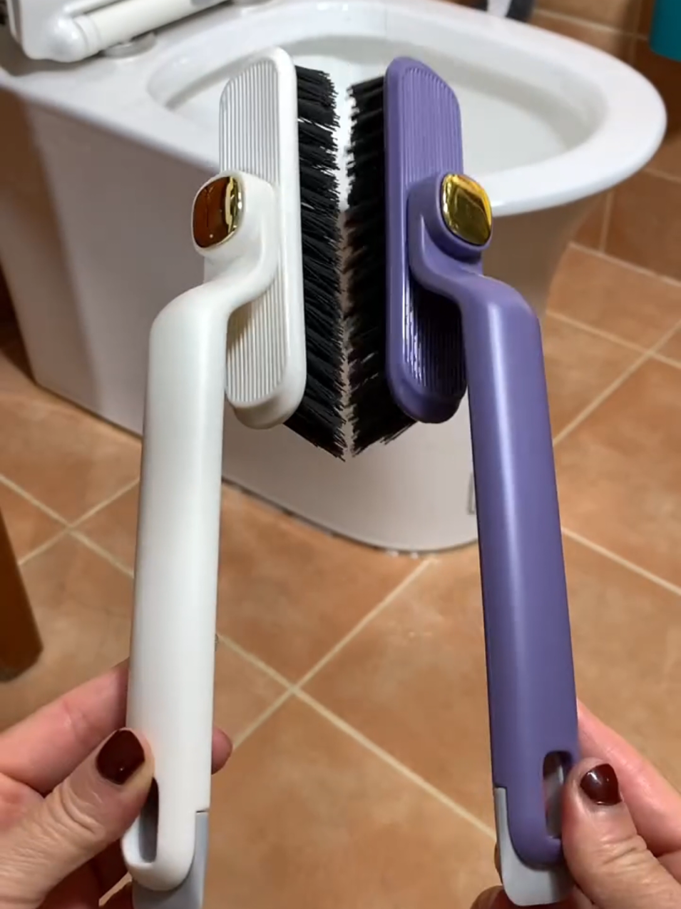 Sikat 3 in 1 pembersih serbaguna bisa diputar 360 derajat. Wajib punya nih.... #sikat  #sikatkamarmandi  #sikatwc  #sikatlantai  #sikatpembersih  #brush  #cleaningbrush 