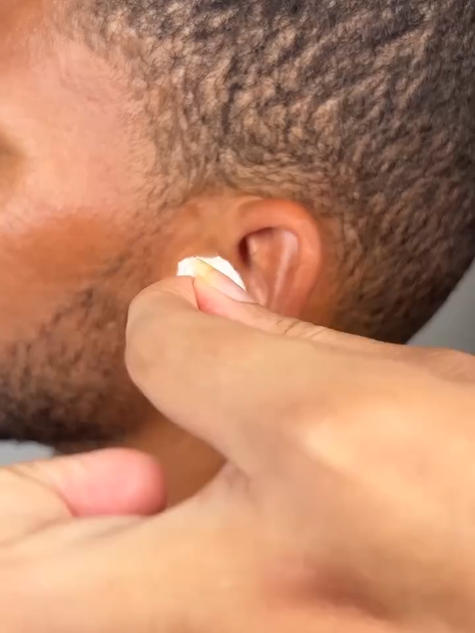 Apply Vicks VapoRub to these 10 spots and just see what happens! #tips #LifeHack #vaporub #vicks #fyp #usa 
