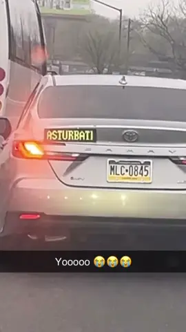 Philly people dont play about traffic 🤣🤣🤣 #philly #phillytiktok #traffic #funny #phillytraffic #philadelphia #gobirds 