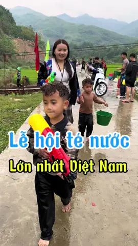 Lễ hội té nước lớn nhất Việt Nam   ##gadenhmong##taybac##taybacvietnam##gaden##foodtiktok##lonbanden##gadenhmongbandia##amthuctaybac##Gà##nguoivungcao##gadentaybac