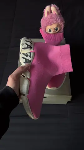 Pink balenciagas 💝 #luxury #designer #fyp #buchifresa #boutique #balenciaga #alucines📿🧿🙈 #trending #labubu #paratiiiiiiiiiiiiiiiiiiiiiiiiiiiiiii #outfit #fypシ 