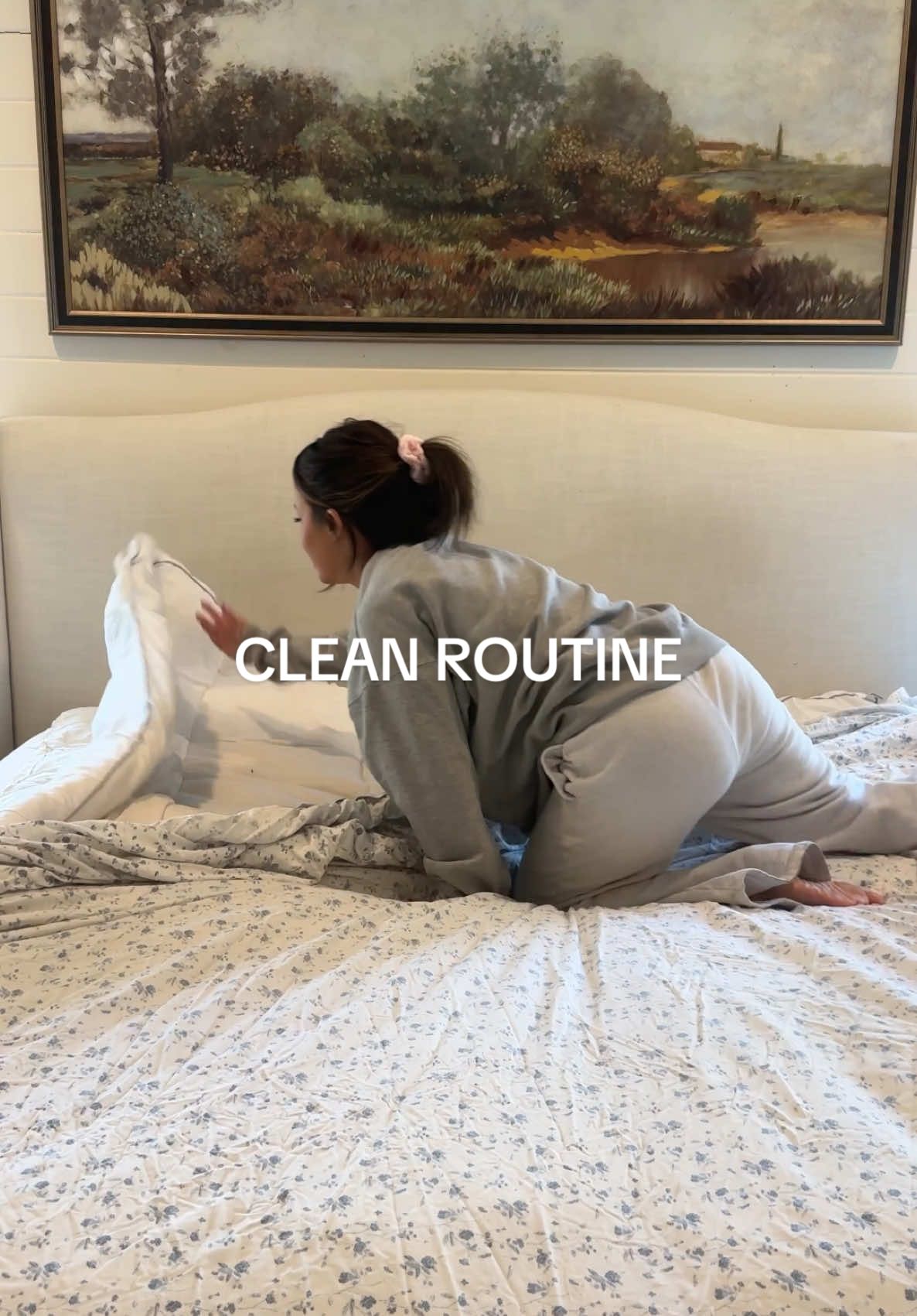 fitted sheets & me are🙅🏽‍♀️✨how was your Monday🥹?! Ily all sm!! #cleanroutine #cleanwithme #cleanhome #realhome #momlife #relatable #CleanTok 