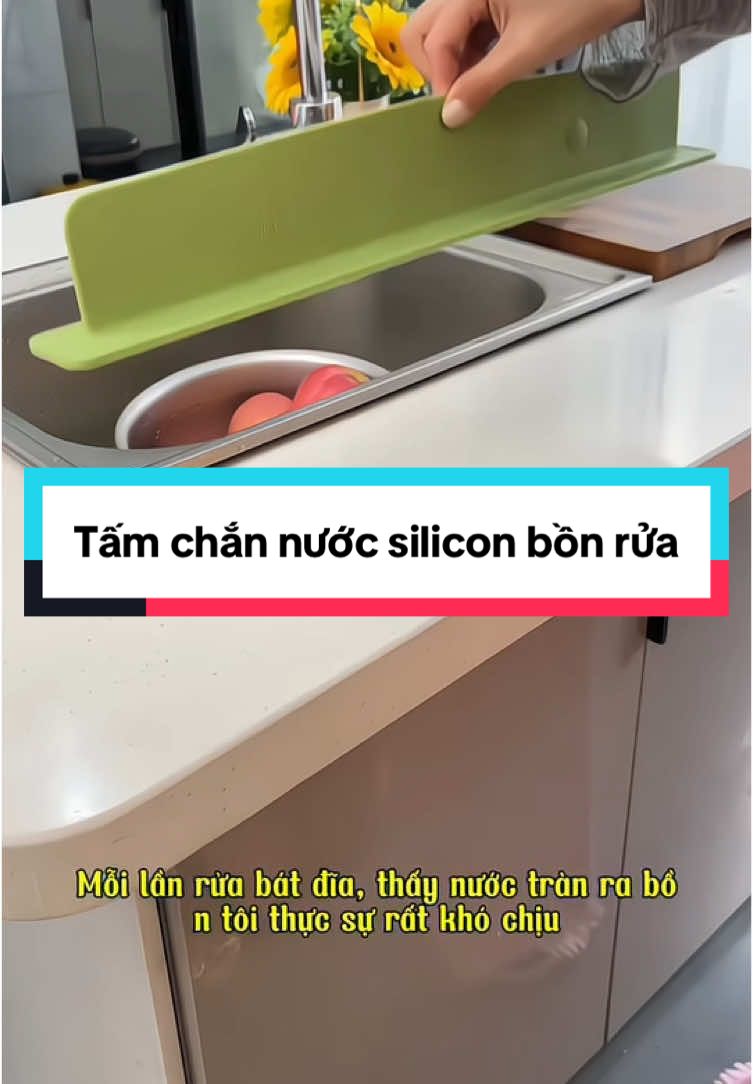 Tấm chắn nước silicon bồn rửa #giadungthongminh #giadungtienich #noitro #fyp #tamsiliconchannuoc 