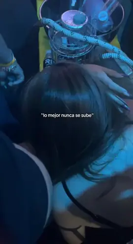 pov: estaba en el concierto de martín elias jr y me estaba quedando dormida, vean bien el  video🤣😘😭