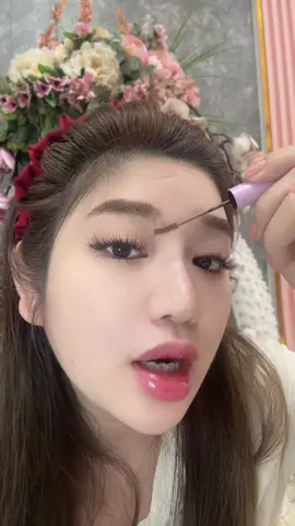 Mascara lông mày #rocksweet #yenrubie #yenrubiereview #xuhuong #makeup #makeuptips #mascara #mascaralongmay #longmay #tiktokshop #sansaletiktok #rocksweet #reviewmakeup 