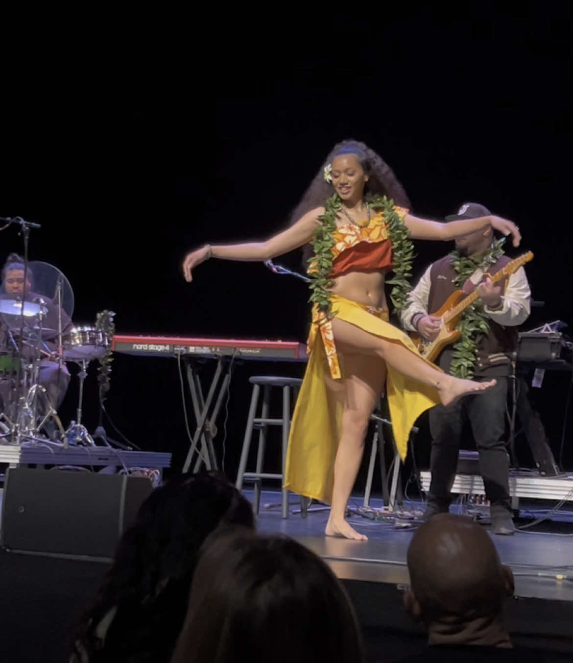 Dancing for the talented @Myshaan 🫶🏾 #fyp #foryou #foryoupage #polynesian #sway #sway #poly #polynesiandancer #tahitian #hawaiian #fyp #utah #myshaan #myshaansway #dance 