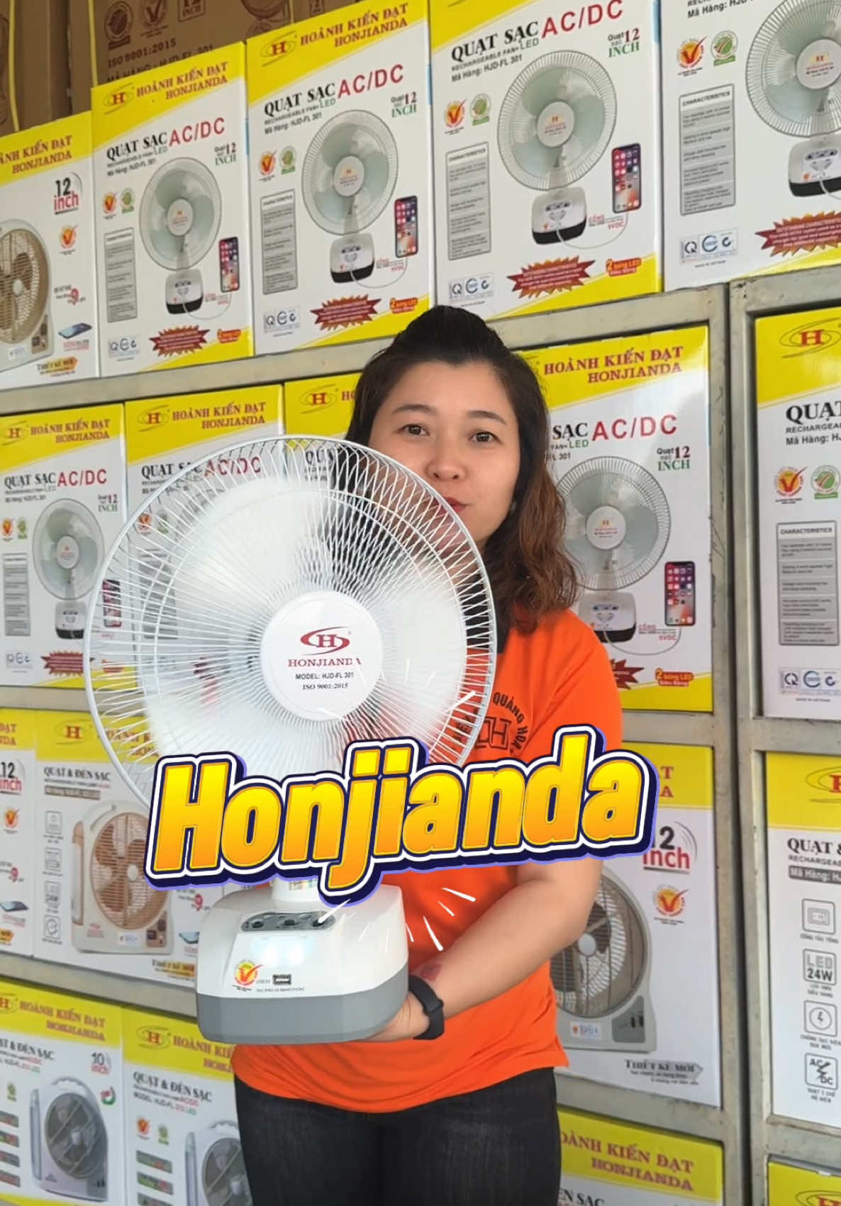 Trả lời @SHOP VÂN [ GIÁ SỈ] Quạt Sạc Tích Điện 15-20Tiếng#xuhuong #quattichdien #honjianda #dienmayquanghoa37 