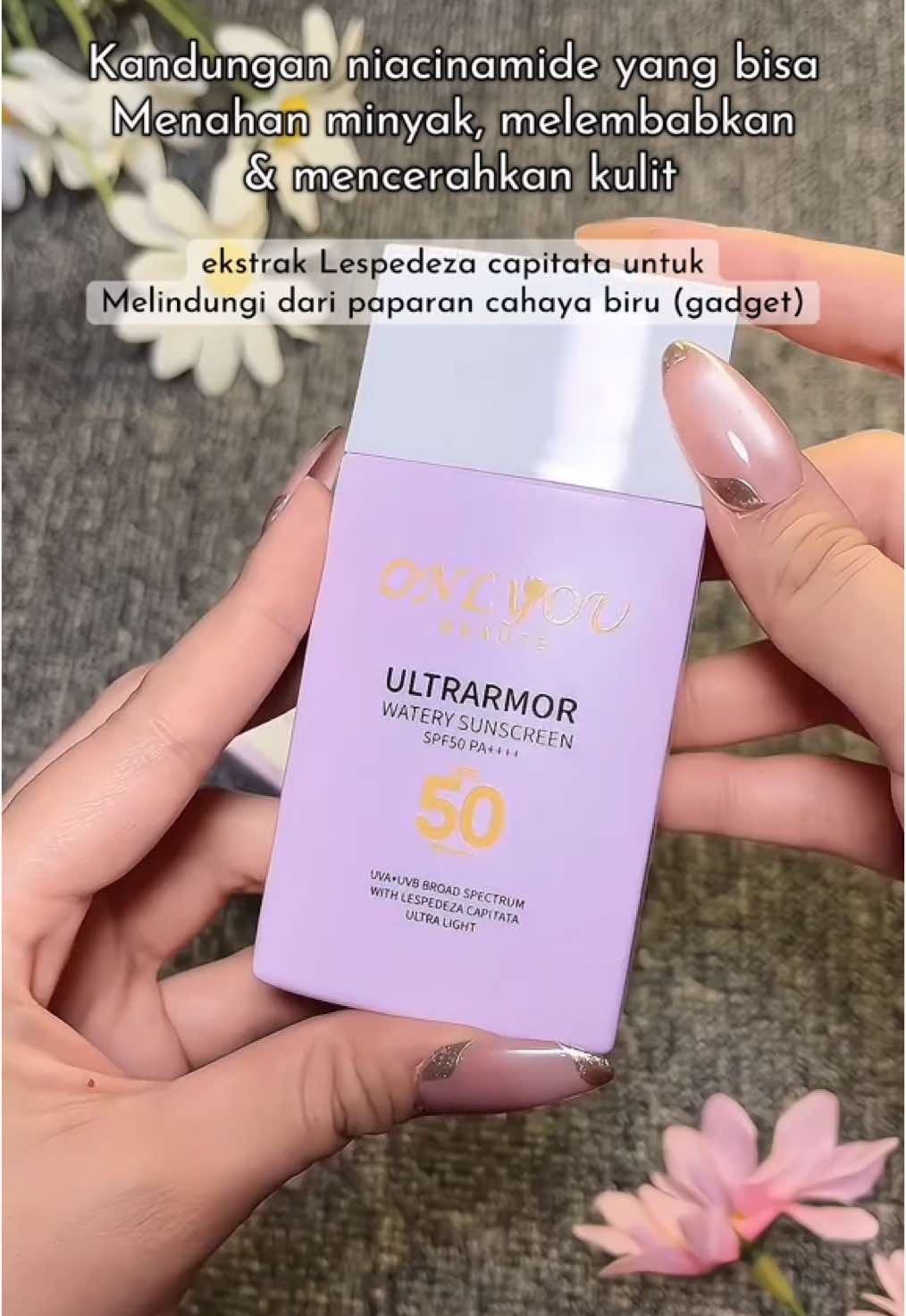 Kulit sensitif sini ngumpul 😍 akhirnya ada sunscreen dengan SPF tinggi tapi tetap aman buat kulit sensitif dan acne prone kaya aku ❣️ @ONLYOU Store  #ONLYOU #skincareonlyou #skincare #sunscreenglowing #onlyousunscreen #physicalsunscreen #rekomendasisunscreen 