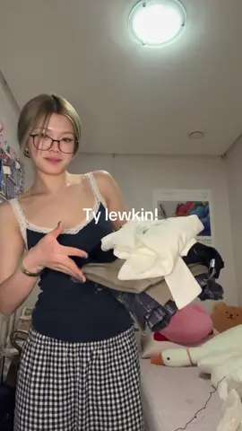 a LONGG time coming.. >< use code MIRAE for $$$ off your purchase @Lewkin !!! #lewkin #koreanfashion #lewkiss 