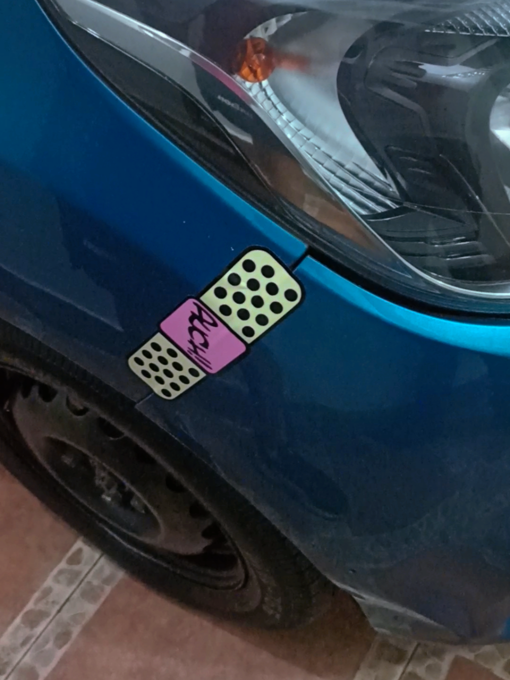 Solución como lo dicta el manual, con un curita!!! 😎😅👌🏻🩹🚘 #setequitoonosetequitolafalla #reparacionesdecoches 