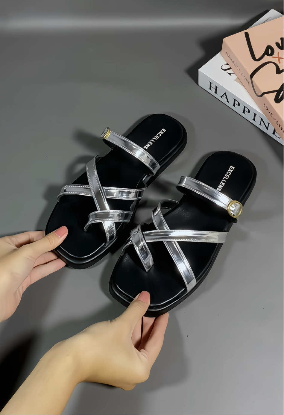 Promo ready stock cuma (20ribuan aja),buruan yang mau langsung co sekarang juga takut keburu harganya naik!!#sandal #sandalwanita #OOTD #4u #foryou #affiliatemarketing 