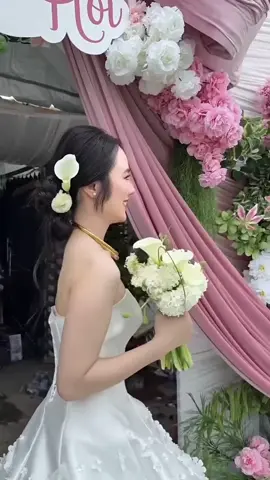 Cô dâu makeup tone hồng trong trẻo cùng chiếc chiếc tóc cài hoa xinh 🌸#fyp #CapCut #makeupcodau #makeupcodautayninh #makeuptutorial #makeuptayninh #xuhuong #tiktokviral #phuongtrinhmakeup #KimWedding_PhuongTrinhmakeup 