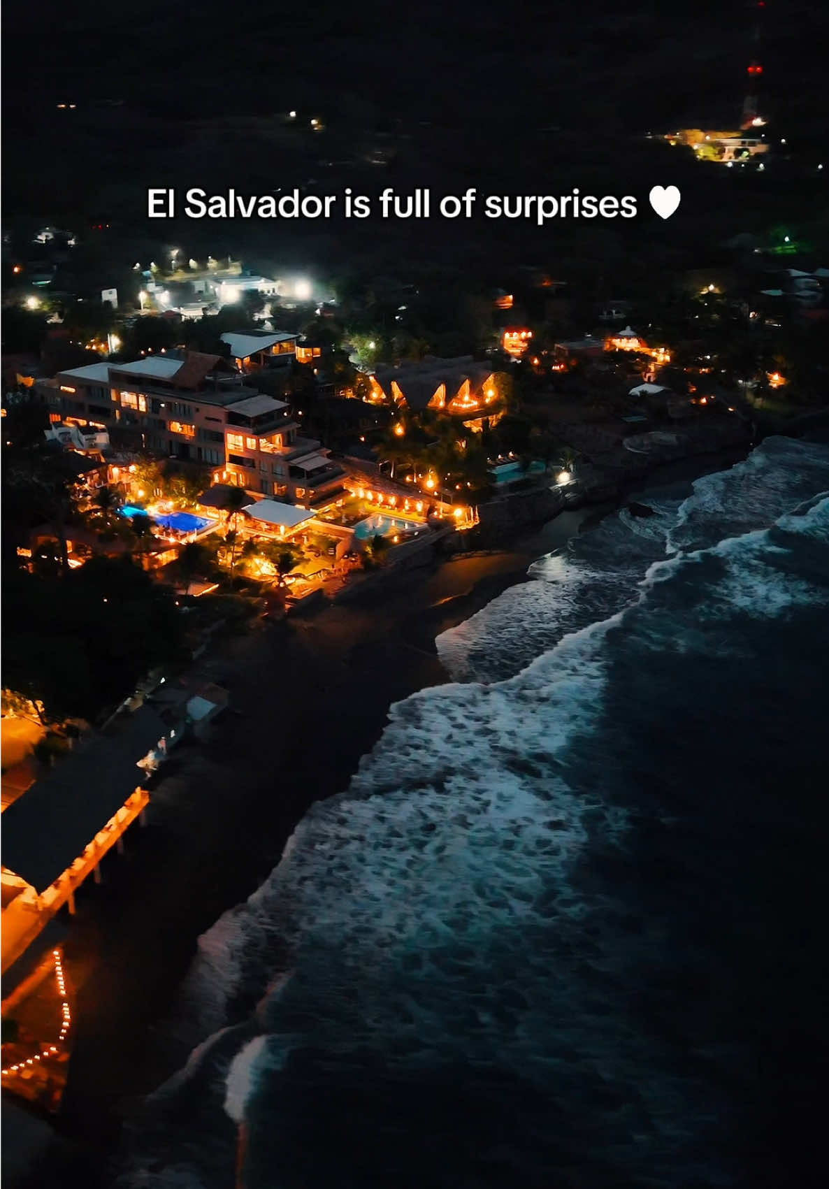 The perfect night in El Zonte 🌊 #elzonte #covana #elsalvador 