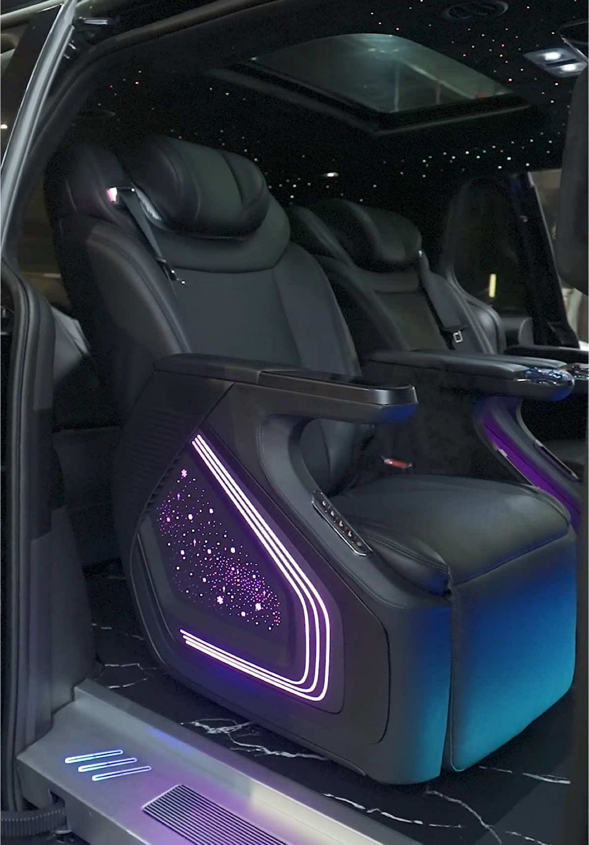 Độ limousine ô tô Kia Carnival cho cậu khách quen sang trọng - Đẳng cấp - Tiện nghi full balck cá nhân hoá tại Kingwrap Hà Nội #dolimousine #donoithatoto #limousine #độ_limousine_kia_carnival #độ_kia_carnival #bocghedaoto #doimaunoithatoto 