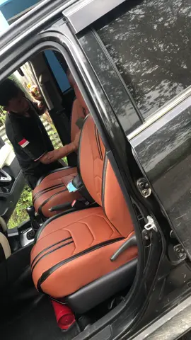 Done pemasangan jok rushnya ni gaes🤩🤩 jok ori hitam di ubah mnjadi brown gini terlihat lebih mewah kan🤩🤩 yuk yang joknya belum di ubah bisa wa ke 082185227966✅✅#fyp #jokmedan#medan