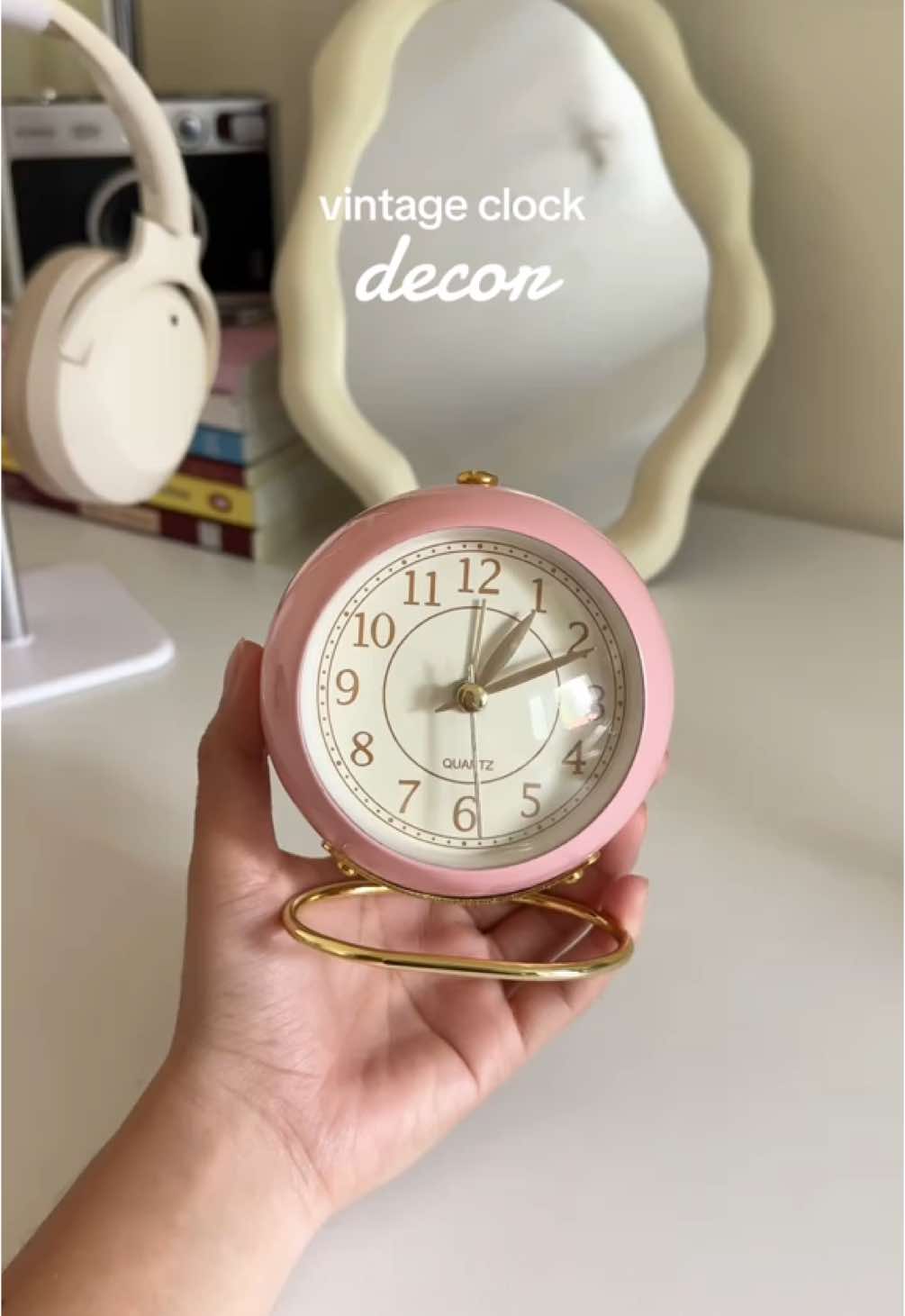 tell me you love pink without telling me you love pink 💗⏰ definitely a game changer for your desk setup! 🌸💖 #alarmclock #vintageclock #desksetup #deskaesthetic 