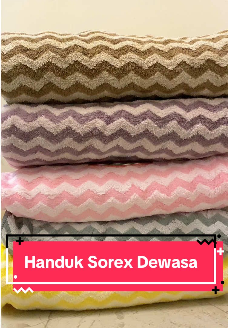 Handuk mandi Sorex ini terbuat dari bahan microfiber yang lembut di kulit, berdaya serap tinggi, cepat kering dan higienis. Handuk mandi ini bermotif zigzag dan tersedia dalam 6 pilihan warna yang menarik yang cocok untuk pria dan wanita. Kelebihan handuk ini:  -Berdaya serap tinggi -Lembut di kulit -Cepat kering -Higienis  -Terbuat dari bahan microfiber -Cocok untuk dewasa Ukuran handuk : 70 x 140 cm #fypage #fypシ゚ #x #xybca #handuk #handukmurah #sorex 