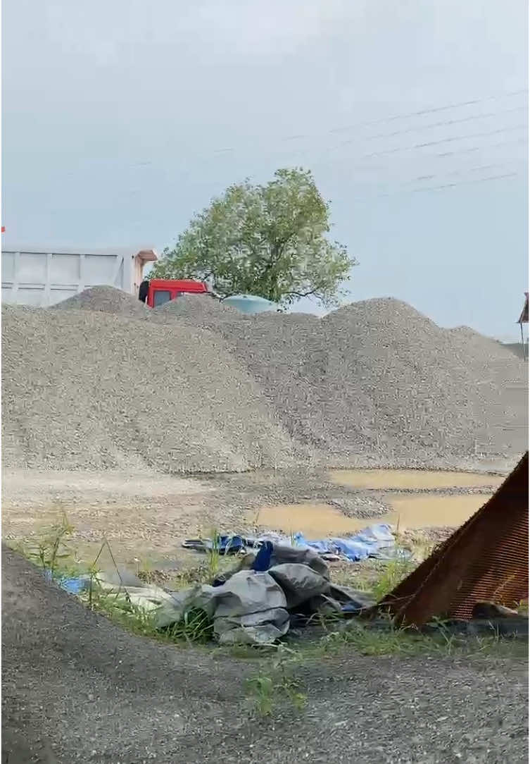 On fire 🔥 #BatuGilinganKudus #SatriaGemilangMakmur #Crusher #Mining #TambangBatu #Kudus #Pati #Demak #fyp #fypシ゚ 