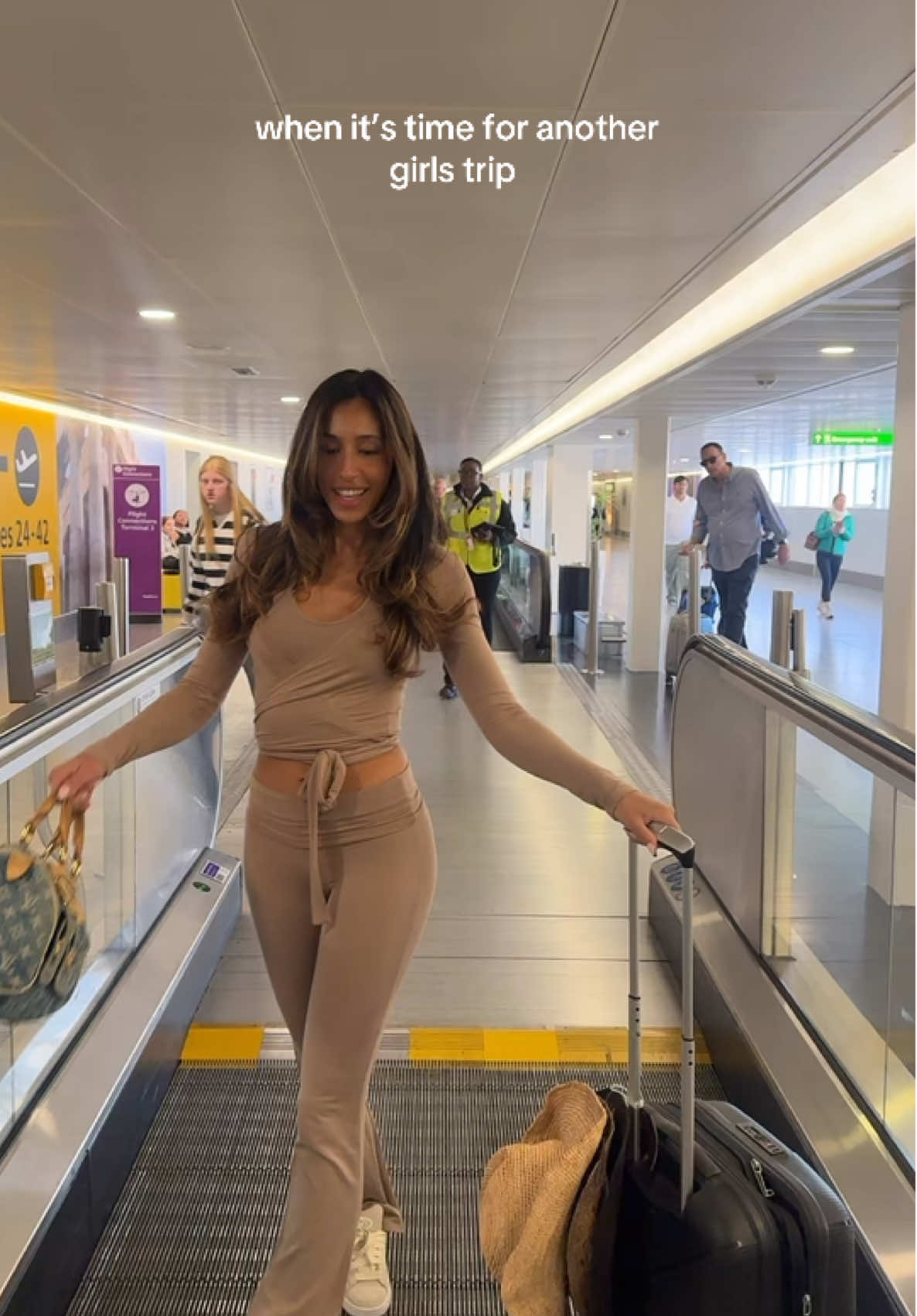 we were home a few days too long #girlstrip #coachella #trip #besties @Ashtonwood 