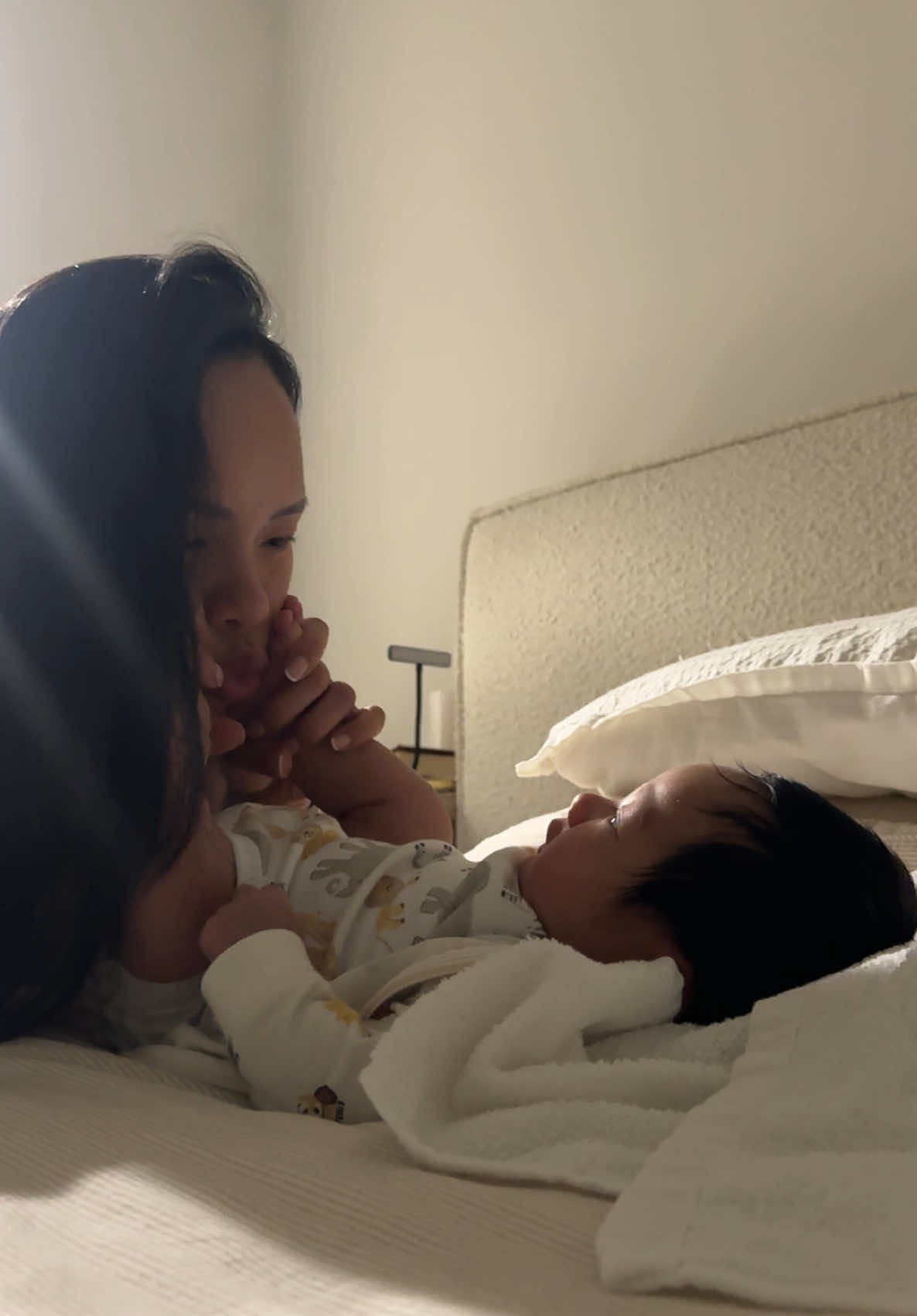 And suddenly all of the postpartum sleep deprivation goes away 🥺 #motherhood #postpartum