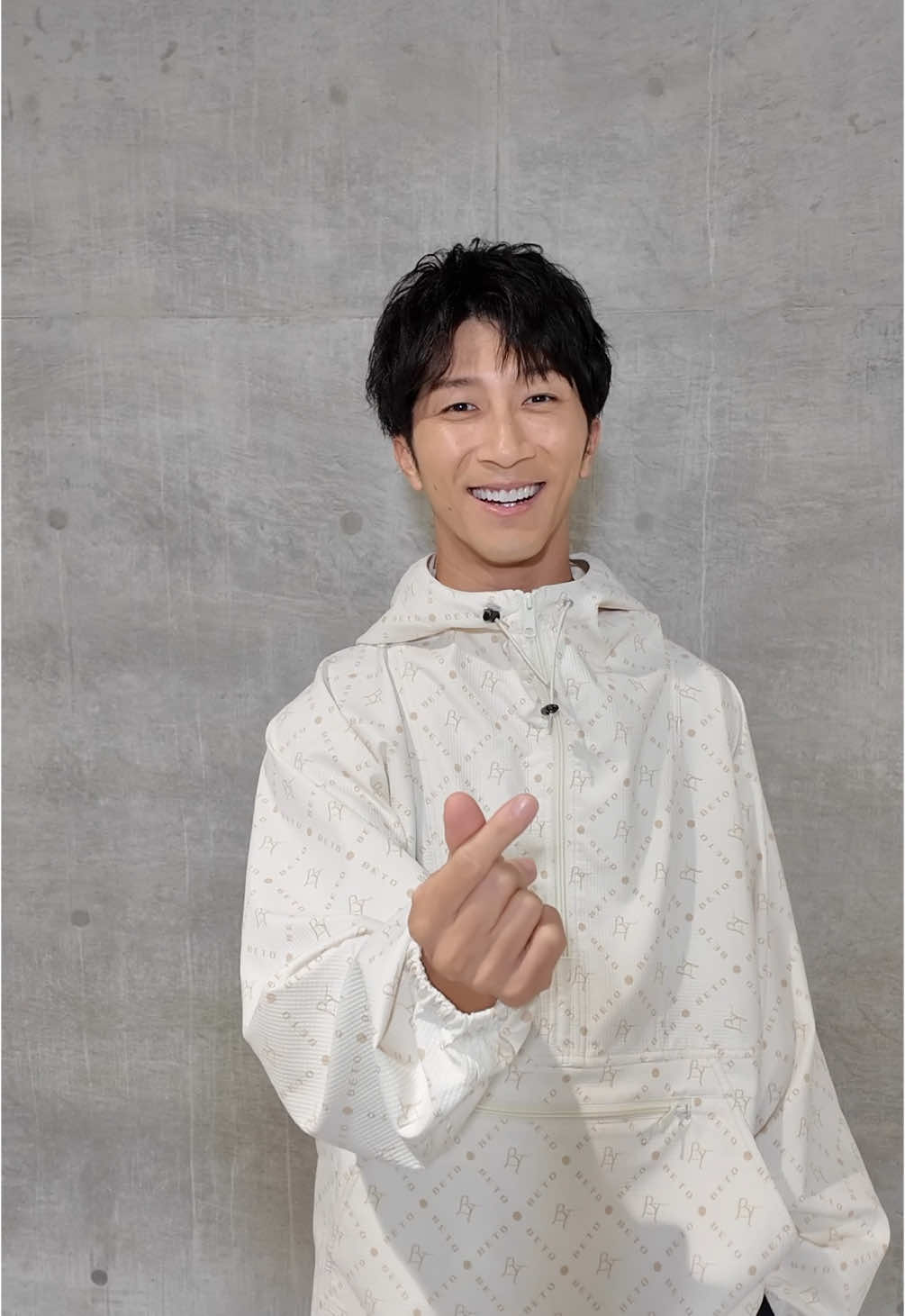 #濵田崇裕 の #BIGLOVESONG ダンス💜 ぜひ覚えて、BIG LOVEを届けよう🫶この曲も収録されている #WESTꓸ 24th Singleは2025年5月7日(水)発売!!!!!!! #ウェッサイソウル！ #BIGLOVESONG #WESTꓸ_24th_Single